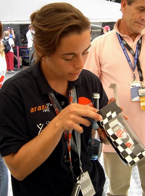 Vanina Ickx beim erkunden